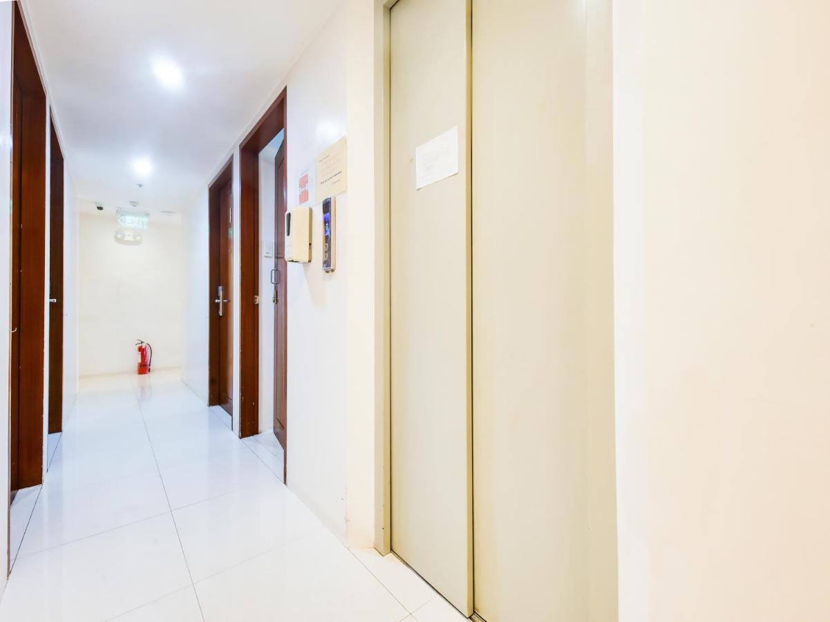 Oyo 893 Dian Suites Makati Manila Exterior foto