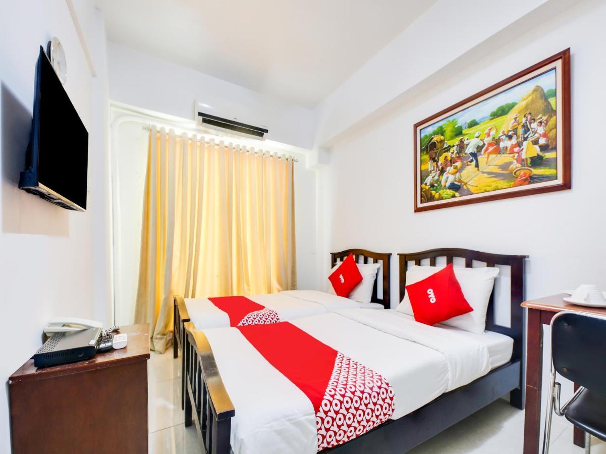 Oyo 893 Dian Suites Makati Manila Exterior foto