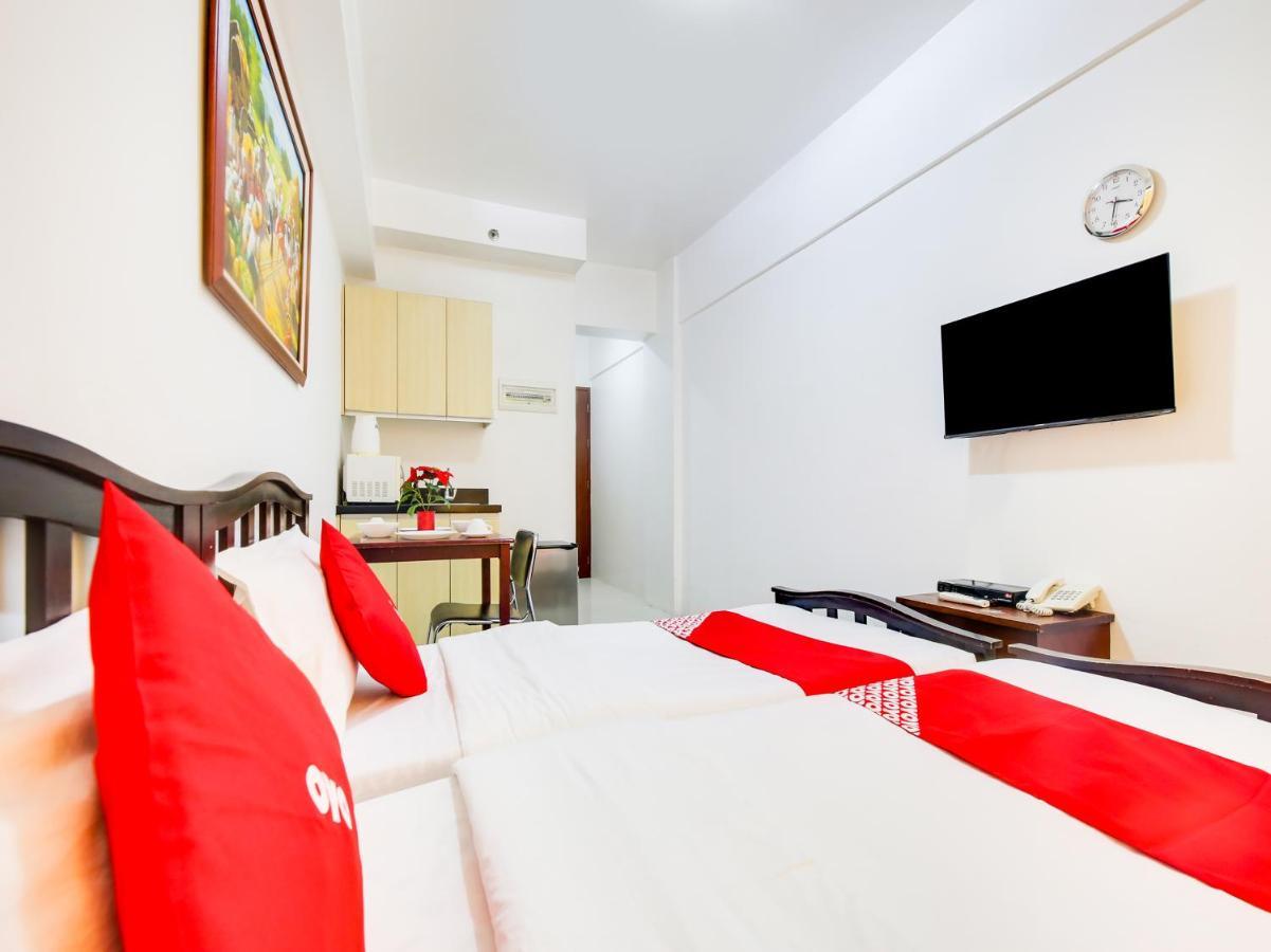 Oyo 893 Dian Suites Makati Manila Exterior foto