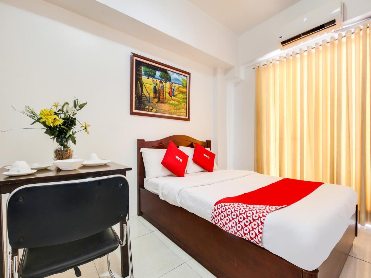 Oyo 893 Dian Suites Makati Manila Exterior foto