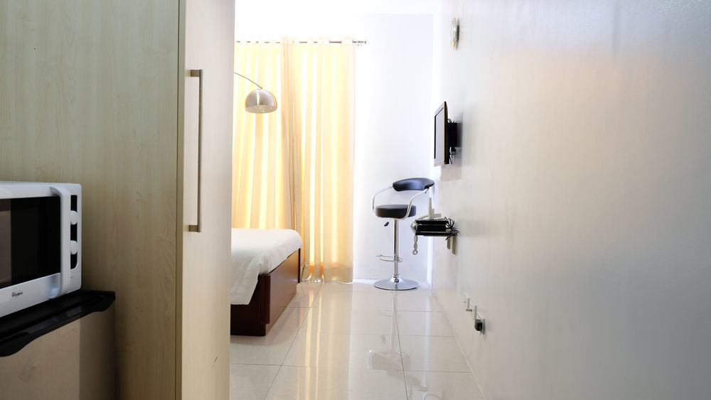 Oyo 893 Dian Suites Makati Manila Exterior foto